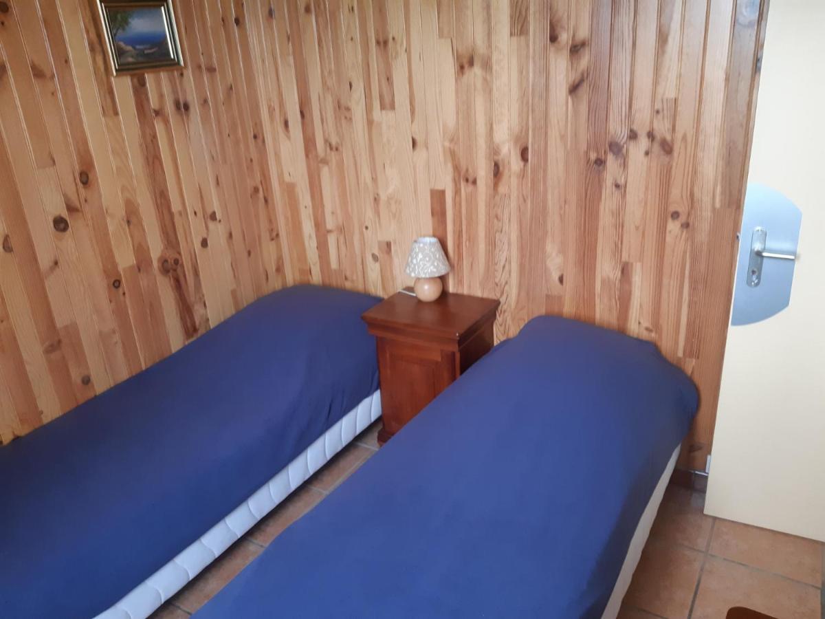Maison A La Campagne Avec Piscine Flayat Ngoại thất bức ảnh